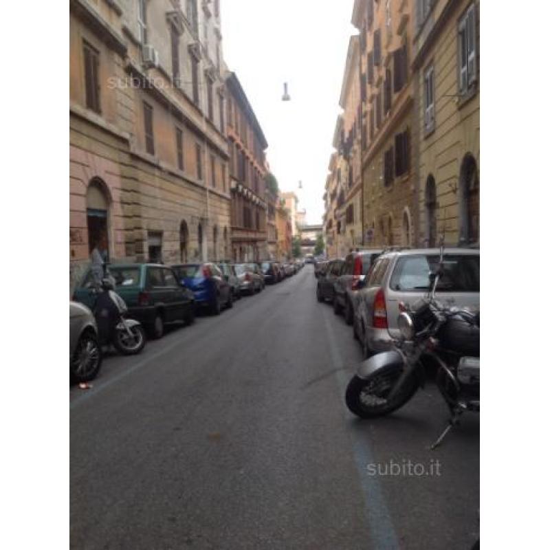 ROMA LOCALE di MQ26 SU STRADA AD.UNIV."LaSapienza"