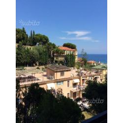 LAIGUEGLIA - Panoramico alloggio vista mare