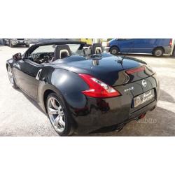 Nissan z370 roadtser 3.7 v6 full optional - 2011