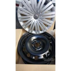 4 cerchi in acciaio da 15" con borchia vw