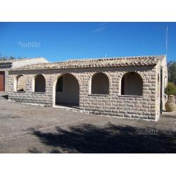 Casa con terreno a noto