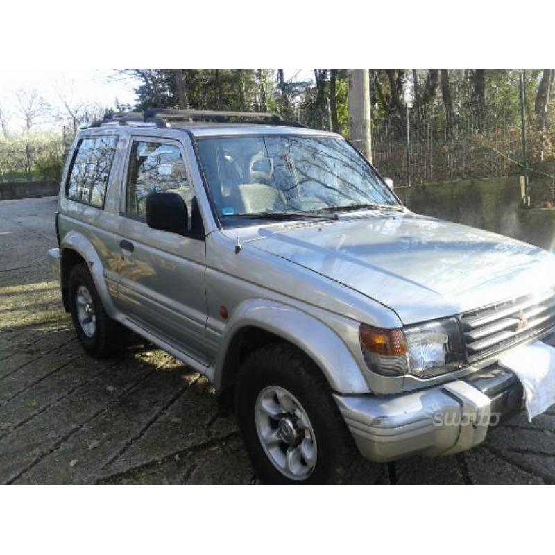 MITSUBISHI Pajero ('82-'00) - 1996