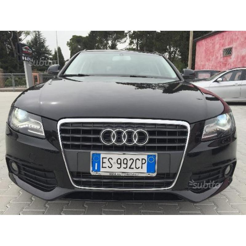 AUDI A4 4ª serie 2.0 TDI S.W. NAVI-XENON - 2008