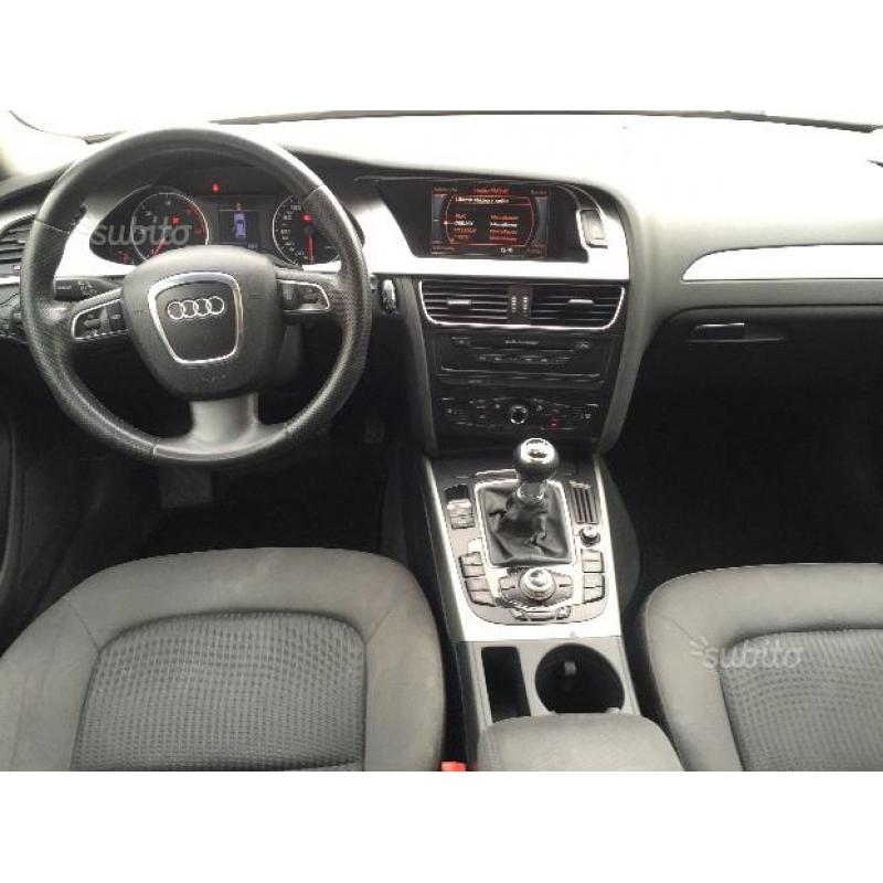 AUDI A4 4ª serie 2.0 TDI S.W. NAVI-XENON - 2008