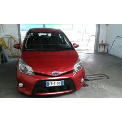 Toyota yaris 1.5 ybrid lounge