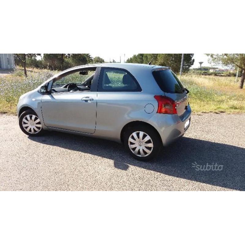 TOYOTA Yaris - 2007