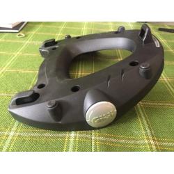 Attacco piastra universale bauletto da moto givi