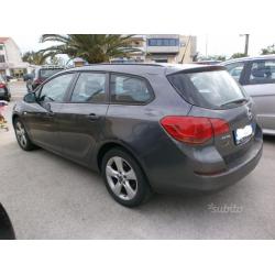 Opel Astra 1.7 CDTi Sports Tourer Elective - 2011