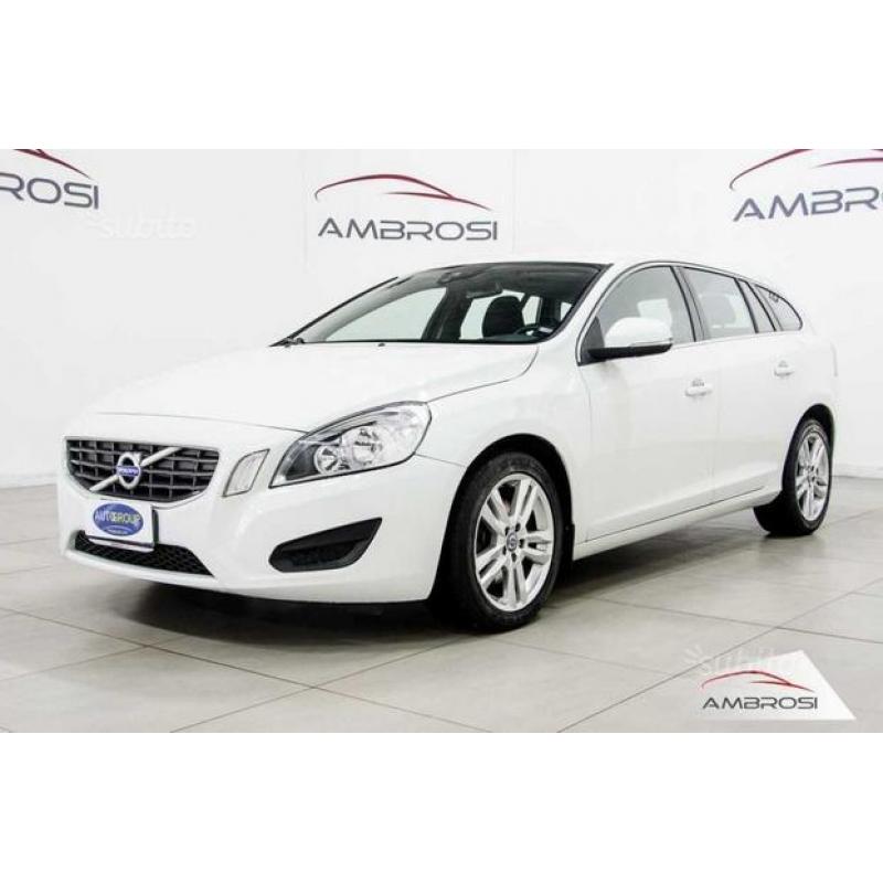 VOLVO V60 MOMENTUM DRIVE D2