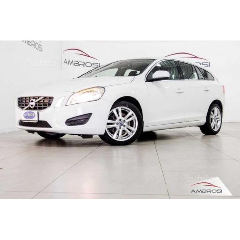 VOLVO V60 MOMENTUM DRIVE D2