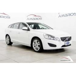 VOLVO V60 MOMENTUM DRIVE D2