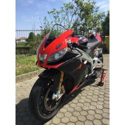 Aprilia rsv4 factory