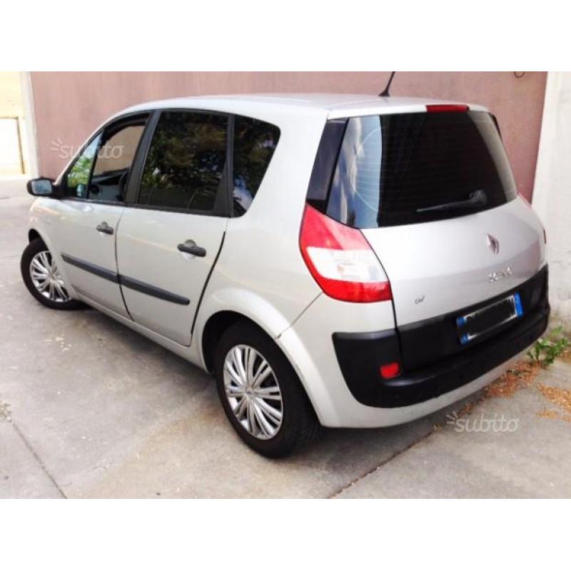 Renault Scenic Dynamic 1.9 dci - 2006