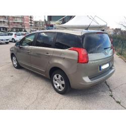 Peugeot 5008 1.6 hdi 112 cv versione tecno