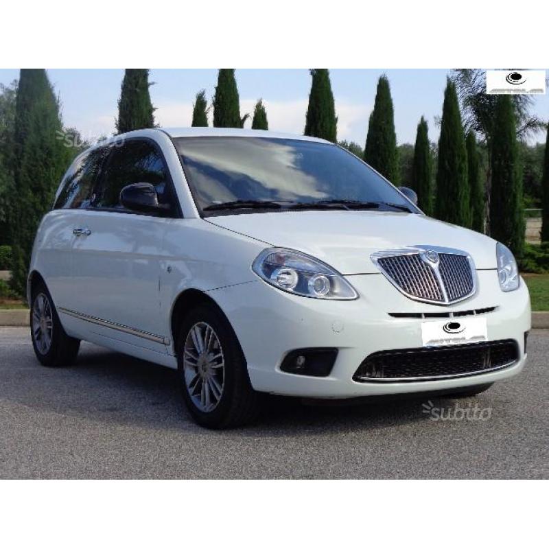 Lancia ypsilon ecochic platino