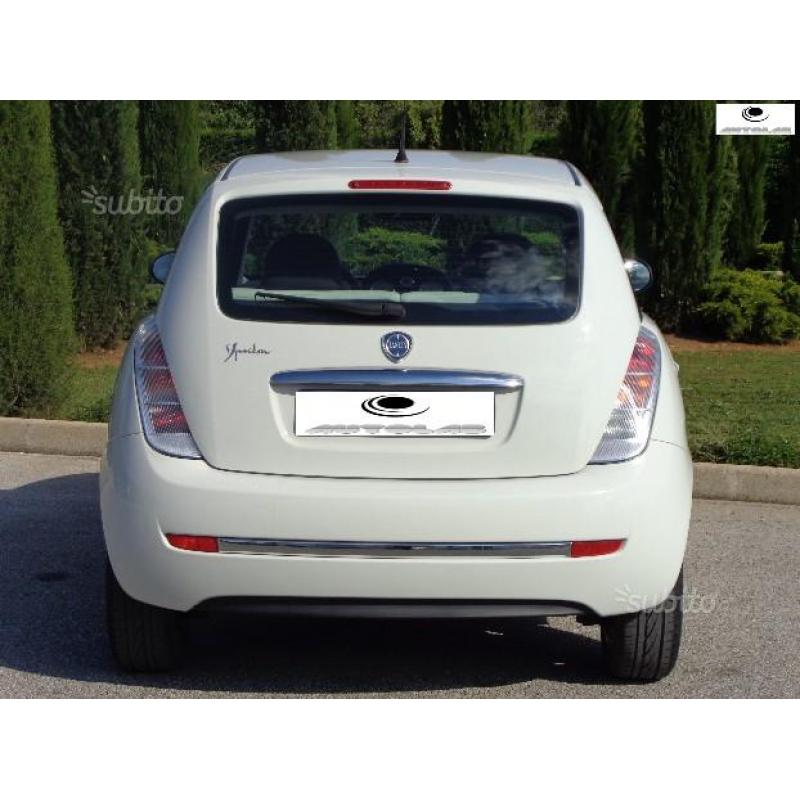 Lancia ypsilon ecochic platino