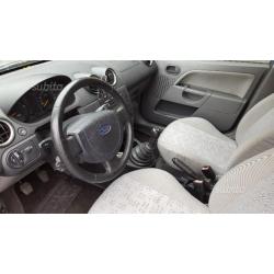 FORD FIESTA incluso passaggio+garanzia