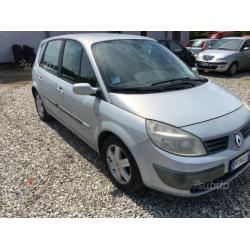 RENAULT Scénic 1.9 DCI LUXE DYNAMIQUE - 2004