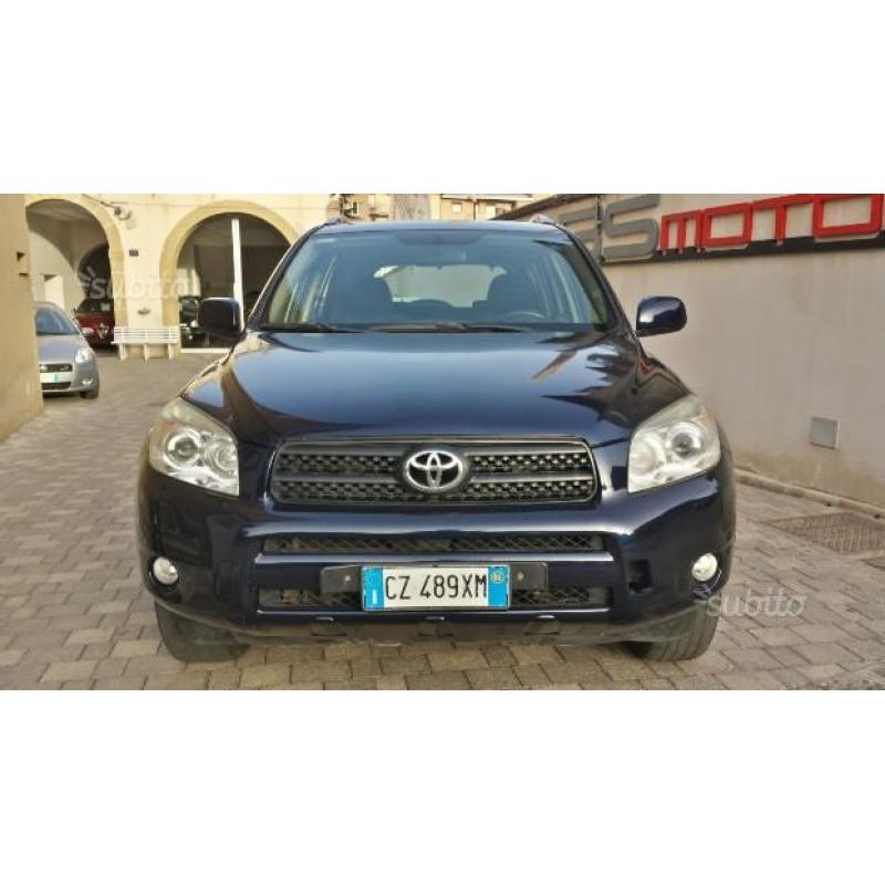 TOYOTA RAV4 2.2 D-4D 136 CV Luxury - 2006