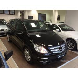 MERCEDES-BENZ B 180 CDI Premium NAVI-IVA ESPOSTA