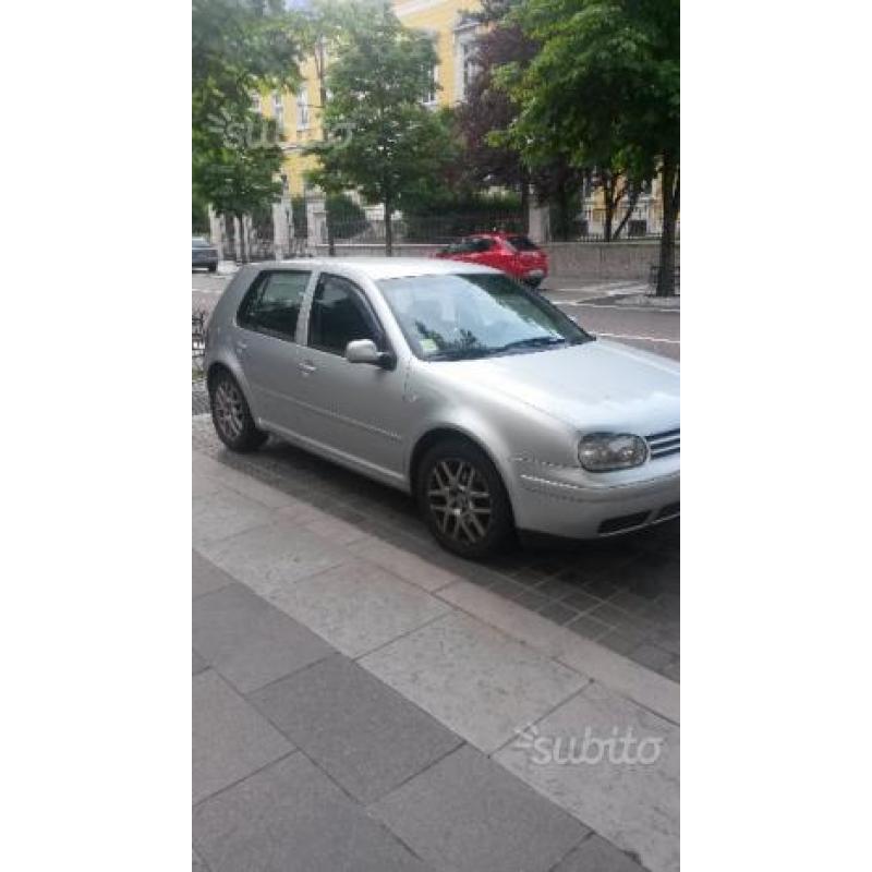 VOLKSWAGEN Golf 4ª serie - 2002