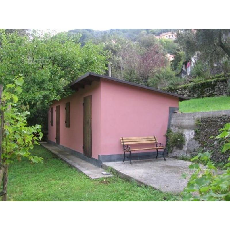 Avegno: Casa indip. e dependance con giardino/ter