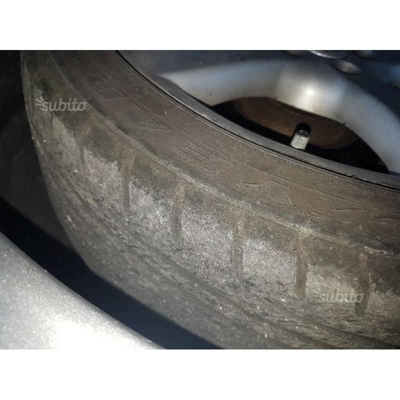 Gomme 215 45 ZR 17