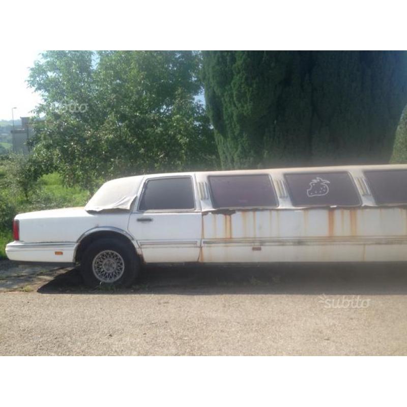 Lincoln limousine