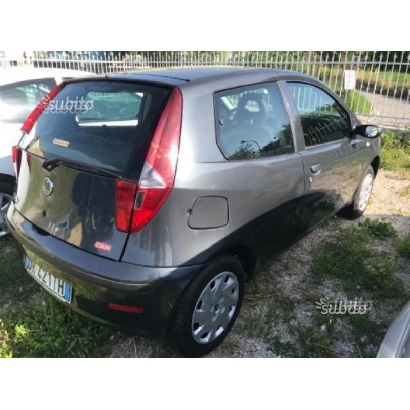 FIAT Punto 1.2 BENZINA DAL NORD ITALIA ANNO 2008