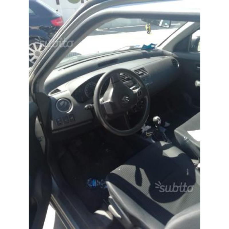 Suzuki swift per ricambi