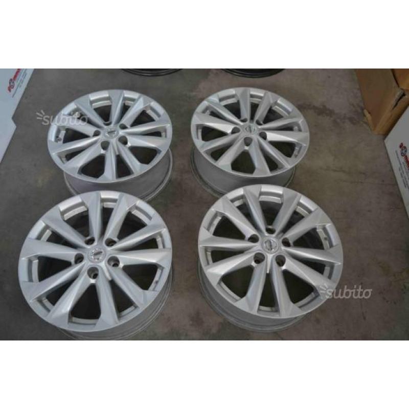 4 cerchi in LEGA NISSAN QASHQAI da 17" LU-2472